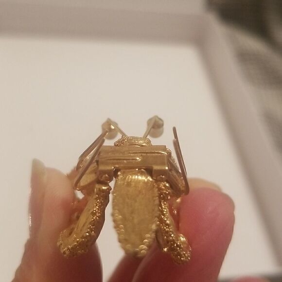 vintage goldtone butterfly broach/pin Estate sale find - Picture 9 of 10